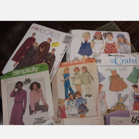 Lot of 10 Vintage Women & Children patterns. - Picture 5 of 7